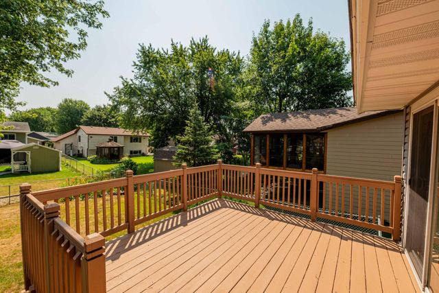 3244 Meadowbrook Court, Vadnais Heights, MN 55127