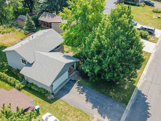 3244 Meadowbrook Court, Vadnais Heights, MN 55127