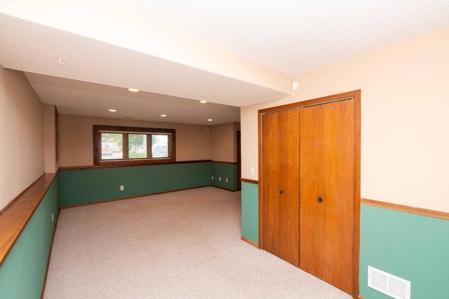 3244 Meadowbrook Court, Vadnais Heights, MN 55127