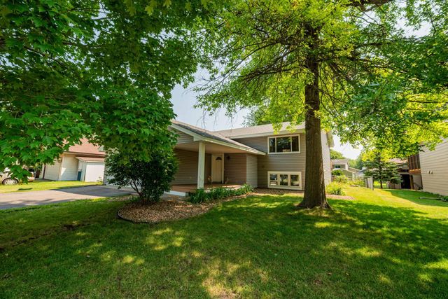 3244 Meadowbrook Court, Vadnais Heights, MN 55127