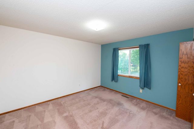 3244 Meadowbrook Court, Vadnais Heights, MN 55127