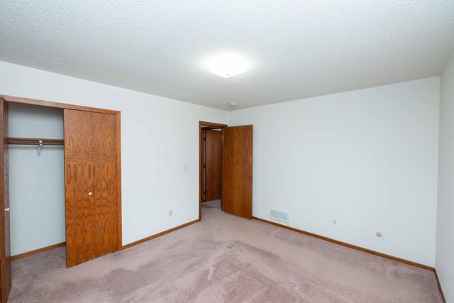 3244 Meadowbrook Court, Vadnais Heights, MN 55127