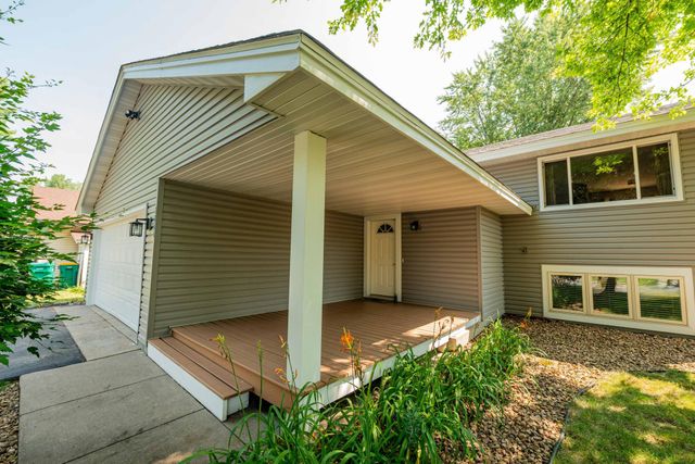 3244 Meadowbrook Court, Vadnais Heights, MN 55127