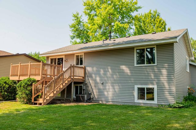 3244 Meadowbrook Court, Vadnais Heights, MN 55127