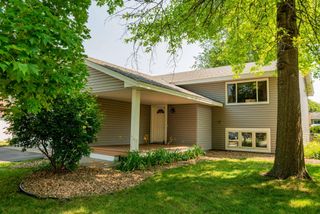 3244 Meadowbrook Court, Vadnais Heights, MN 55127