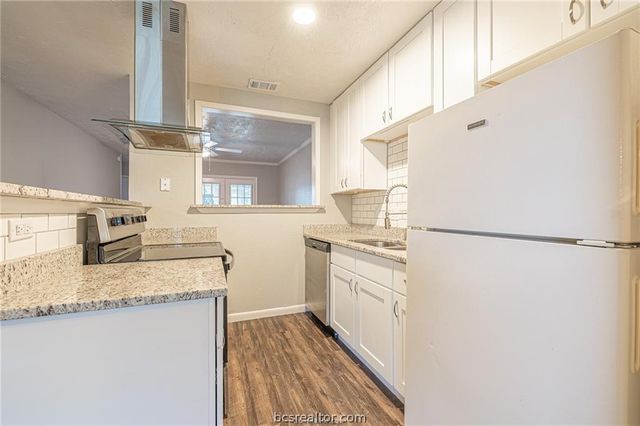 1401 Airline Drive A, College Station, TX 77845