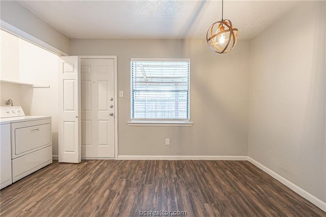 1401 Airline Drive A, College Station, TX 77845