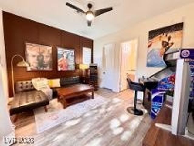 904 Pont Chartrain Drive, Las Vegas, NV 89145