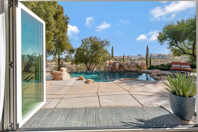 904 Pont Chartrain Drive, Las Vegas, NV 89145