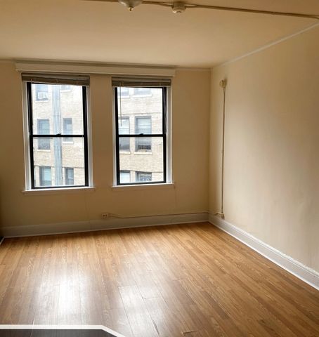 3335 W Diversey Avenue 230, Chicago, IL 60647