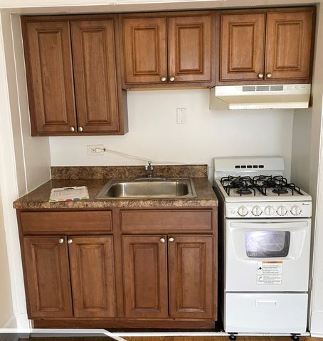 3335 W Diversey Avenue 230, Chicago, IL 60647