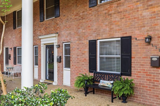 5720 Quince Rd Apt 4, Memphis, TN 38119