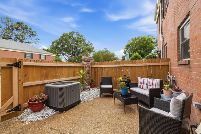 5720 Quince Rd Apt 4, Memphis, TN 38119
