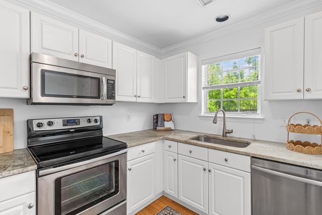 1099 Farmington Road, Charleston, SC 29412