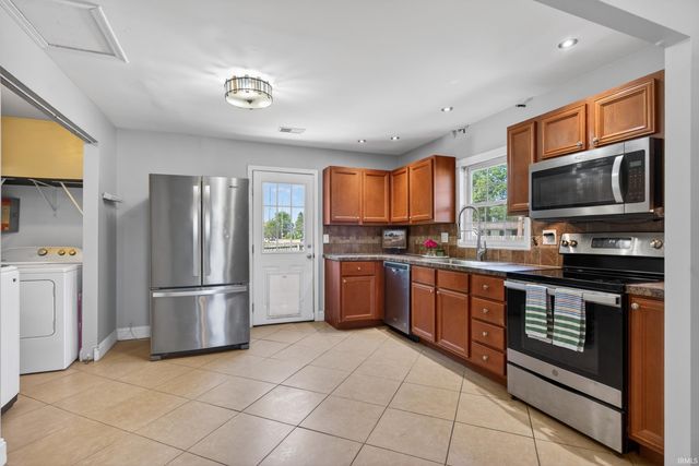 1926 Ravenswood Drive, Evansville, IN 47714