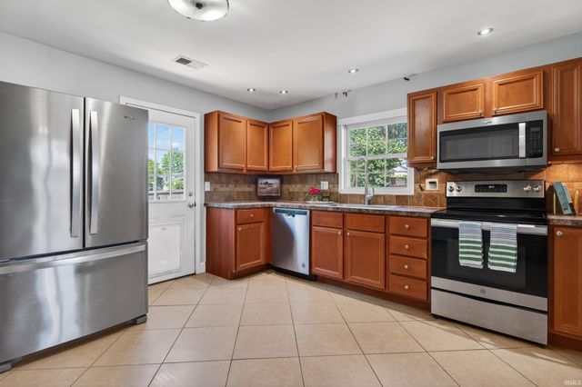 1926 Ravenswood Drive, Evansville, IN 47714