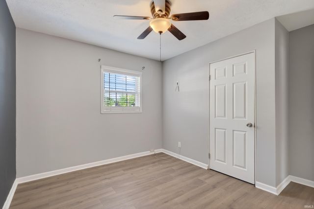 1926 Ravenswood Drive, Evansville, IN 47714