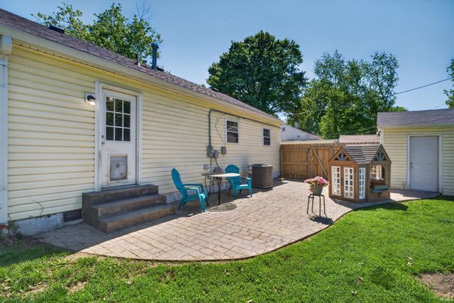 1926 Ravenswood Drive, Evansville, IN 47714