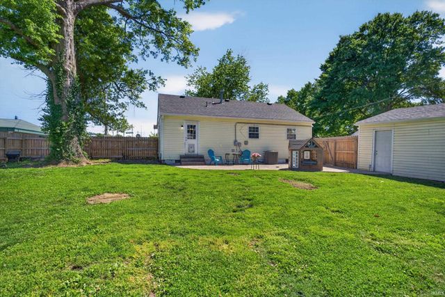 1926 Ravenswood Drive, Evansville, IN 47714