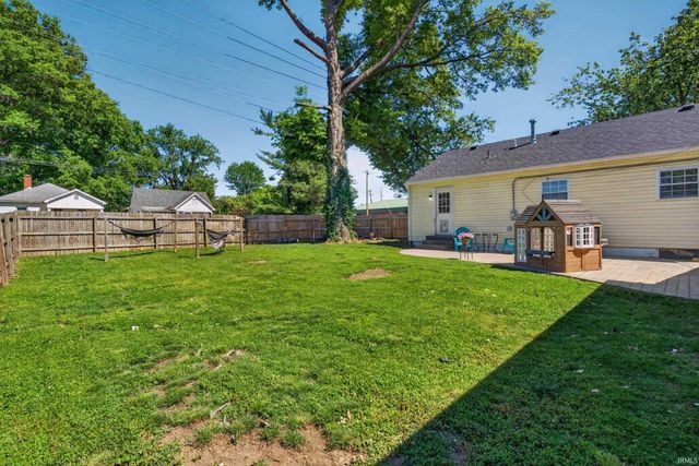 1926 Ravenswood Drive, Evansville, IN 47714
