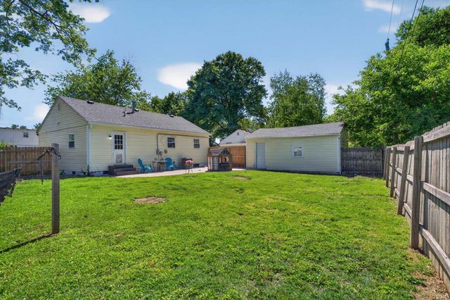 1926 Ravenswood Drive, Evansville, IN 47714