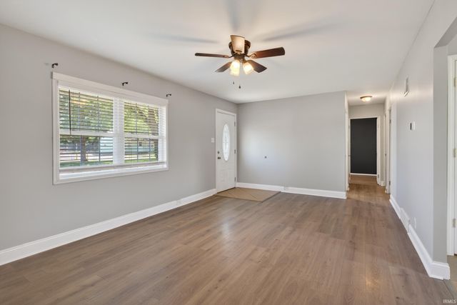 1926 Ravenswood Drive, Evansville, IN 47714