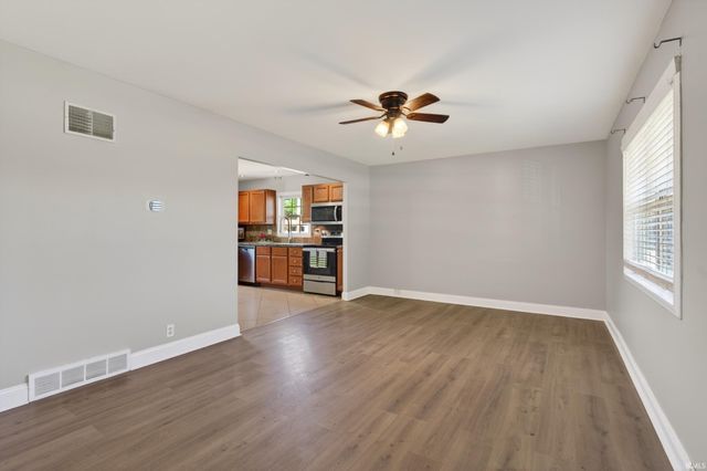 1926 Ravenswood Drive, Evansville, IN 47714