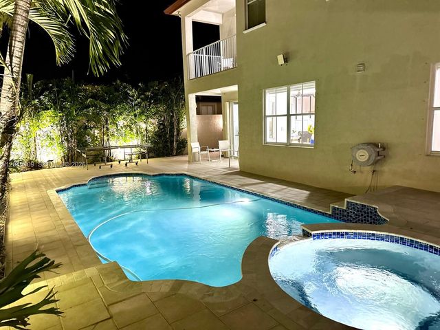 2517 SW 148th Ct, Miami, FL 33185
