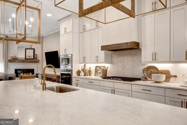 14 Newnan Views Circle, Newnan, GA 30263