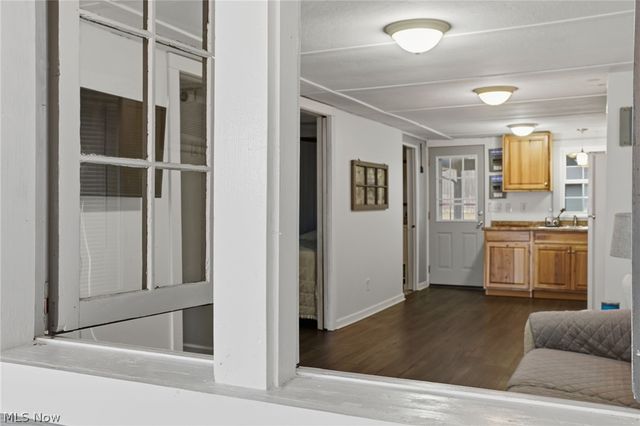 5 Stones Long Beach Drive, Ashtabula, OH 44004