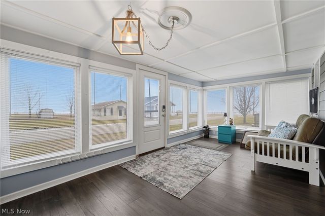 5 Stones Long Beach Drive, Ashtabula, OH 44004