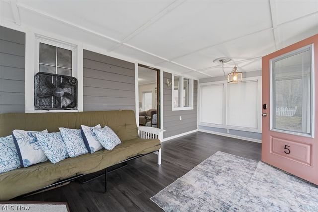 5 Stones Long Beach Drive, Ashtabula, OH 44004