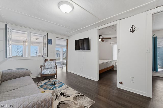 5 Stones Long Beach Drive, Ashtabula, OH 44004