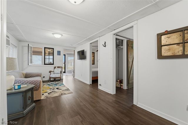 5 Stones Long Beach Drive, Ashtabula, OH 44004