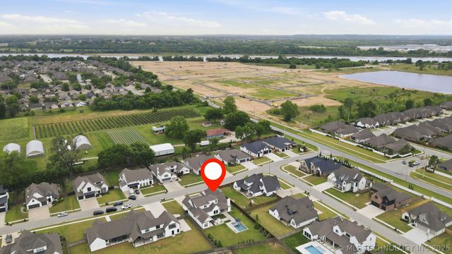 6645 E 128th Street S, Bixby, OK 74008