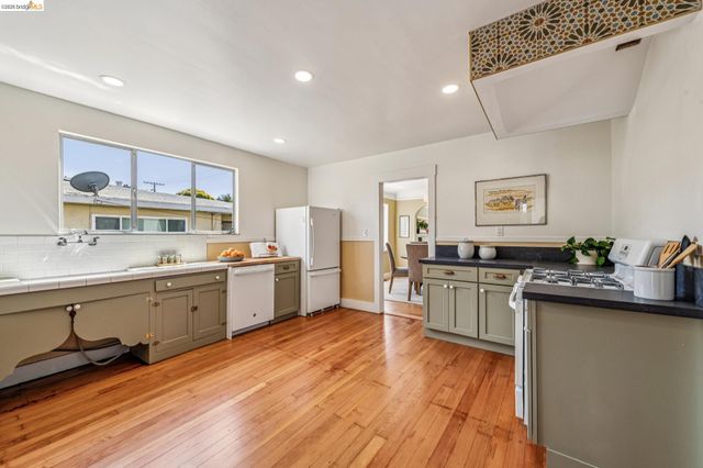 1059 Talbot Ave, Albany, CA 94706
