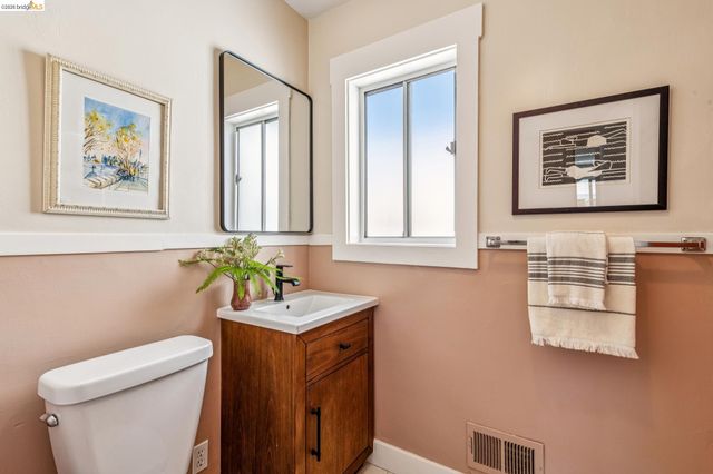 1059 Talbot Ave, Albany, CA 94706