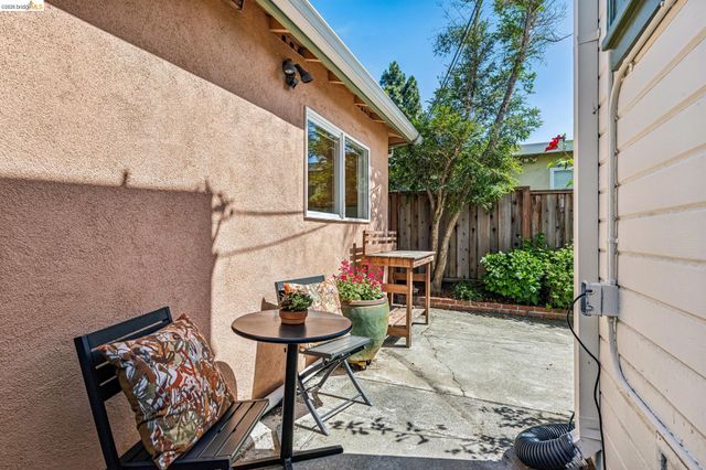1059 Talbot Ave, Albany, CA 94706