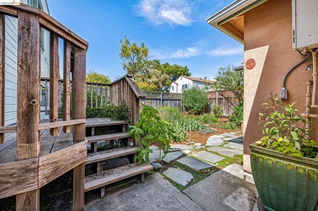 1059 Talbot Ave, Albany, CA 94706