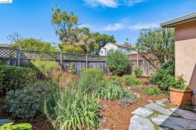 1059 Talbot Ave, Albany, CA 94706