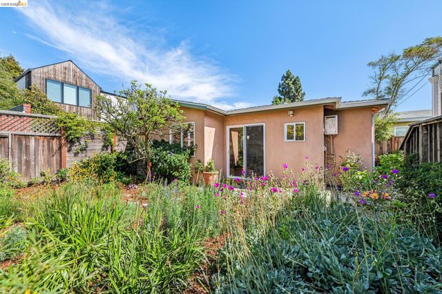 1059 Talbot Ave, Albany, CA 94706