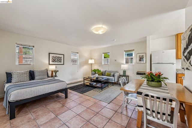 1059 Talbot Ave, Albany, CA 94706