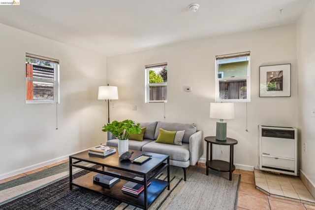 1059 Talbot Ave, Albany, CA 94706