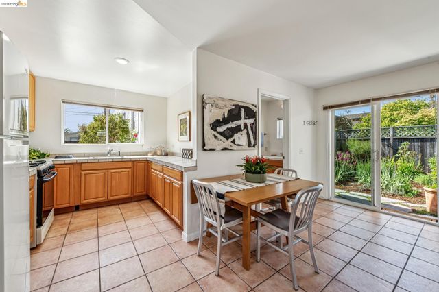 1059 Talbot Ave, Albany, CA 94706