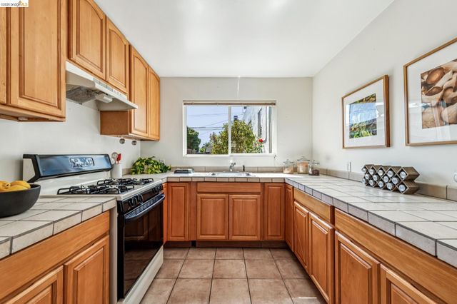 1059 Talbot Ave, Albany, CA 94706