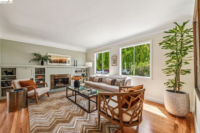 1059 Talbot Ave, Albany, CA 94706