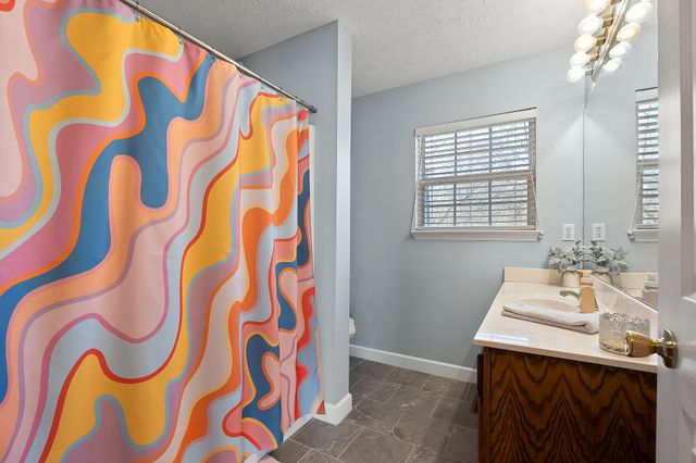 351 Creek Ln, Mcminnville, TN 37110