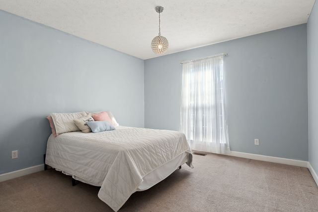 351 Creek Ln, Mcminnville, TN 37110