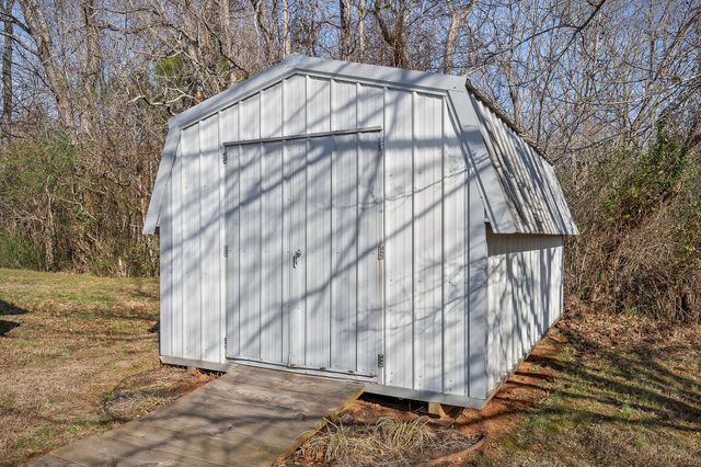 351 Creek Ln, Mcminnville, TN 37110