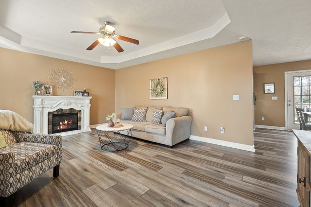 351 Creek Ln, Mcminnville, TN 37110